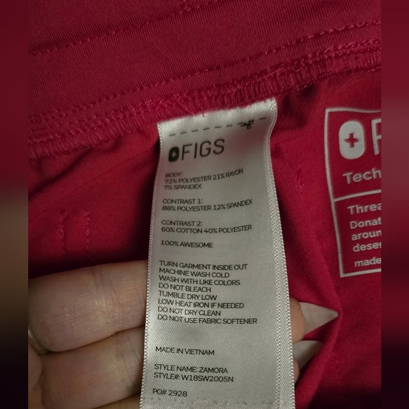 Figs Zamora XS in Ultra Rose - Picture 4 of 6